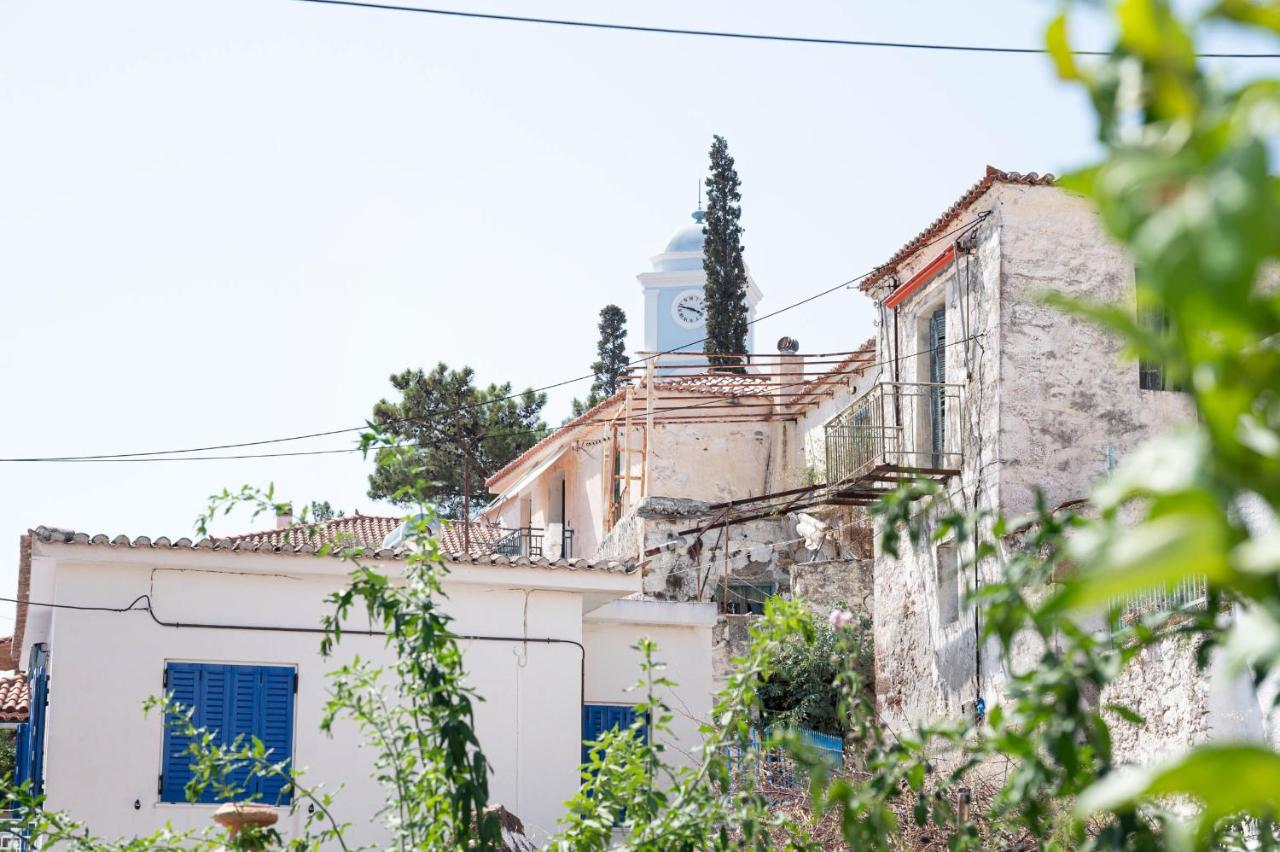 Traditional House Under The Clock Tower With Sweet View Poros Town Exterior foto
